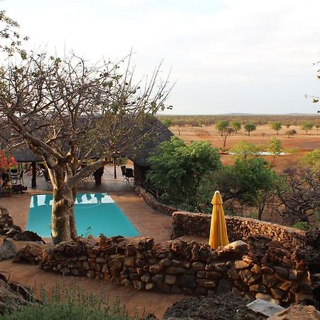 Okutala Etosha Lodge オウチョ エクステリア 写真
