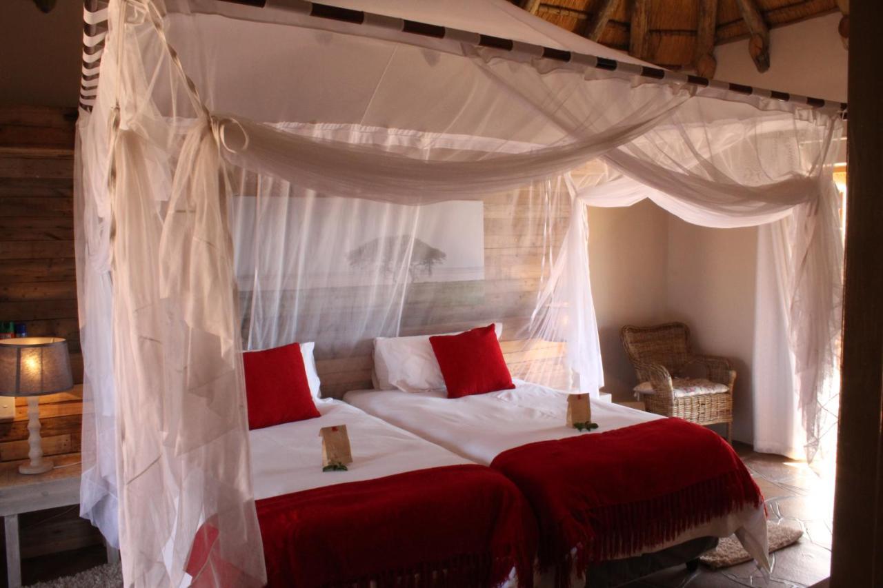 Okutala Etosha Lodge オウチョ エクステリア 写真