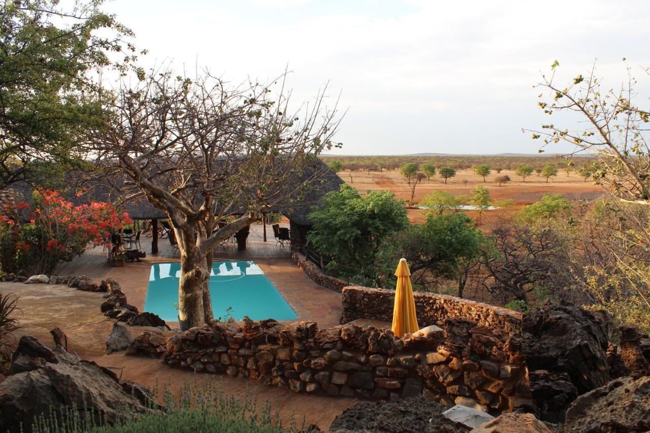 Okutala Etosha Lodge オウチョ エクステリア 写真