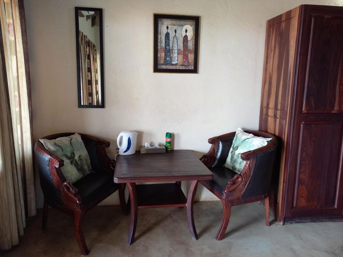 Okutala Etosha Lodge オウチョ エクステリア 写真