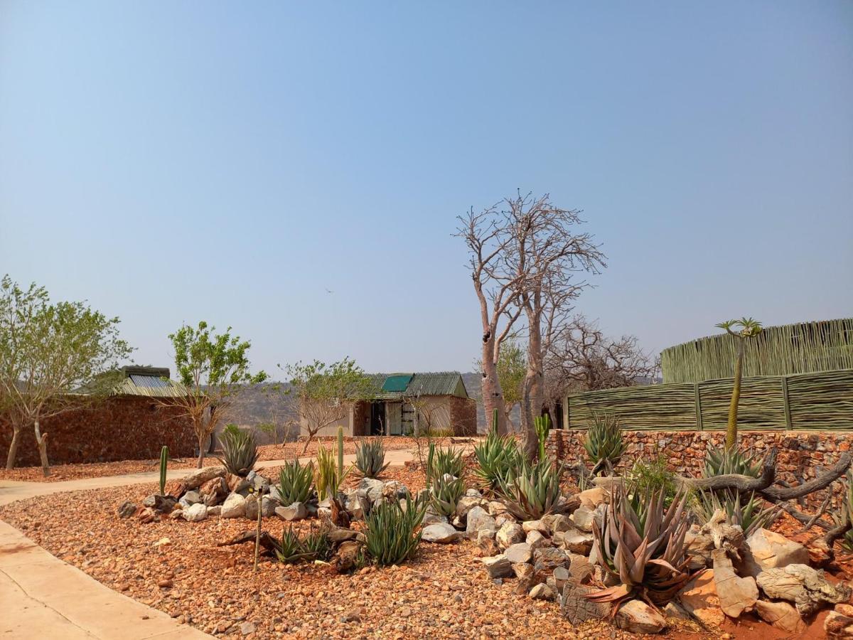 Okutala Etosha Lodge オウチョ エクステリア 写真