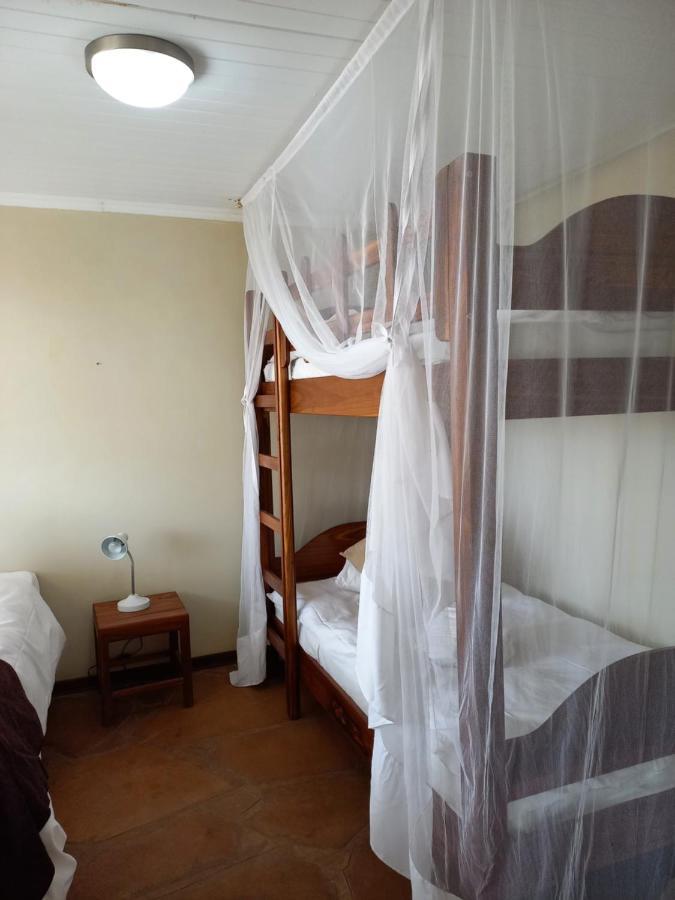Okutala Etosha Lodge オウチョ エクステリア 写真