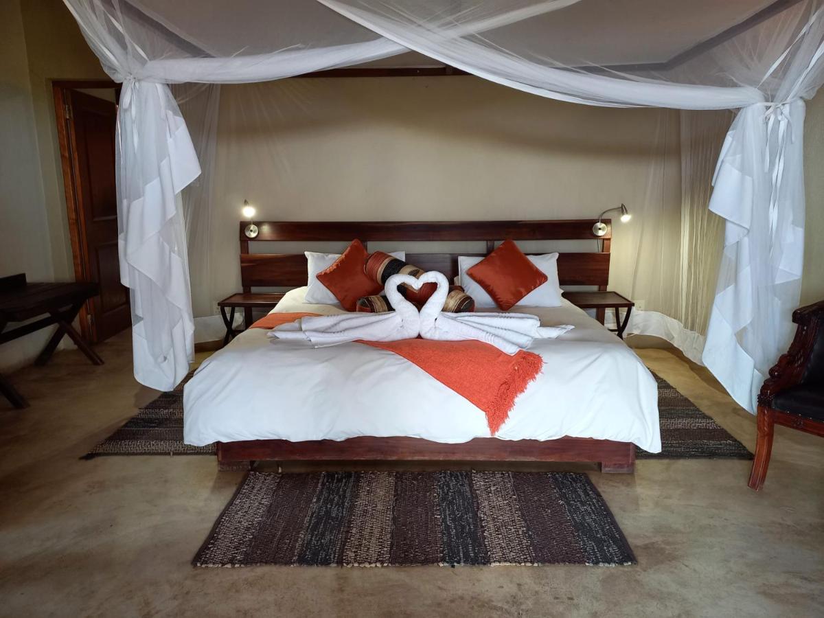Okutala Etosha Lodge オウチョ エクステリア 写真